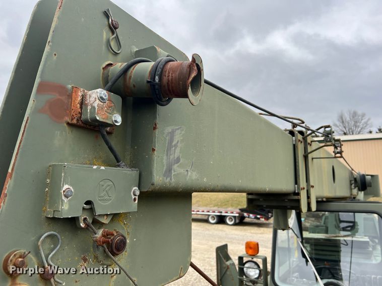 image for item MM9171 1984 Lorain LRT-100  crane