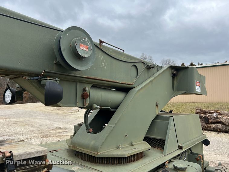 image for item MM9171 1984 Lorain LRT-100  crane