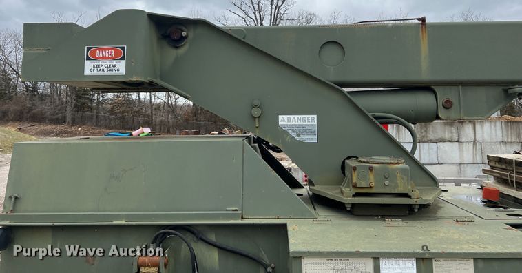 image for item MM9171 1984 Lorain LRT-100  crane