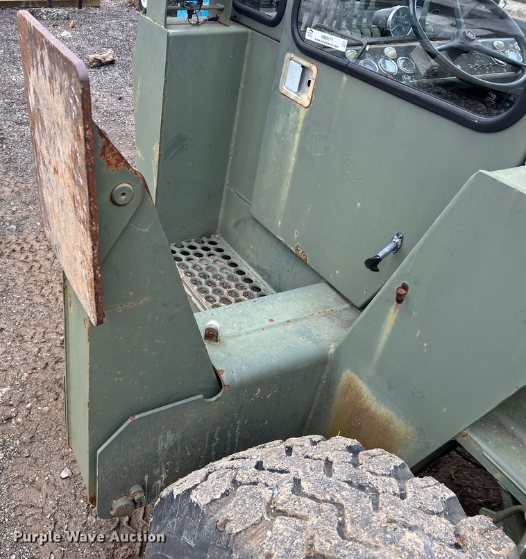 image for item MM9171 1984 Lorain LRT-100  crane