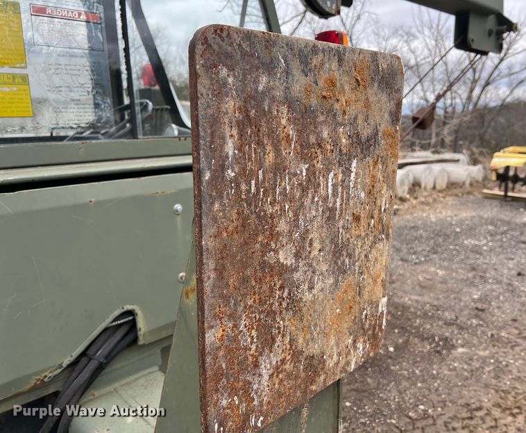 image for item MM9171 1984 Lorain LRT-100  crane