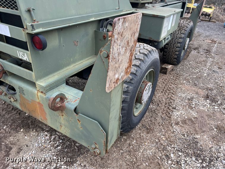 image for item MM9171 1984 Lorain LRT-100  crane