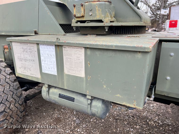 image for item MM9171 1984 Lorain LRT-100  crane