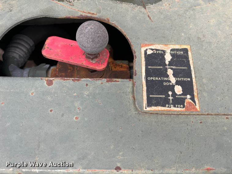 image for item MM9171 1984 Lorain LRT-100  crane