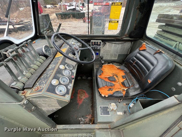 image for item MM9171 1984 Lorain LRT-100  crane