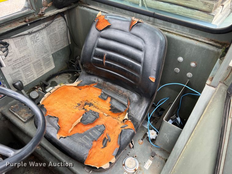 image for item MM9171 1984 Lorain LRT-100  crane