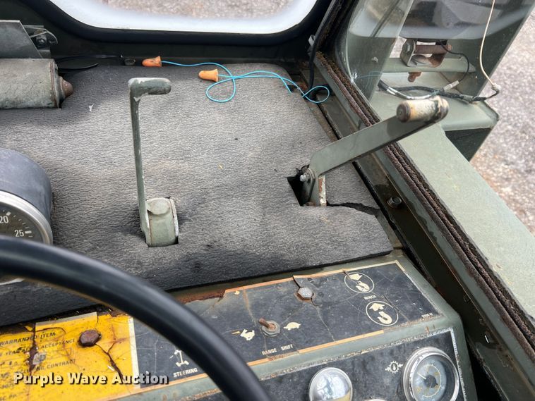 image for item MM9171 1984 Lorain LRT-100  crane