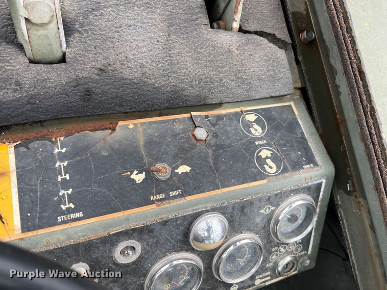 image for item MM9171 1984 Lorain LRT-100  crane