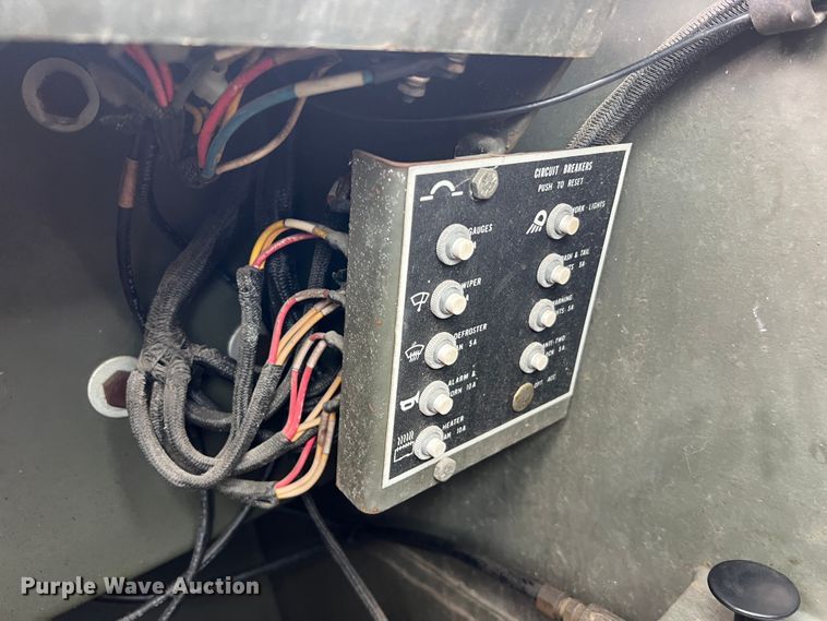 image for item MM9171 1984 Lorain LRT-100  crane