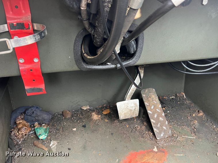 image for item MM9171 1984 Lorain LRT-100  crane