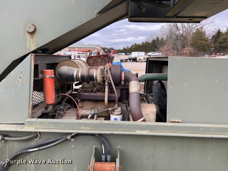 image for item MM9171 1984 Lorain LRT-100  crane