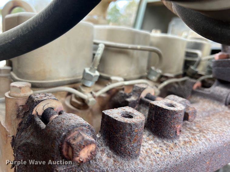 image for item MM9171 1984 Lorain LRT-100  crane