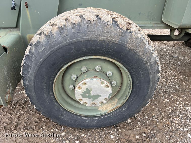 image for item MM9171 1984 Lorain LRT-100  crane