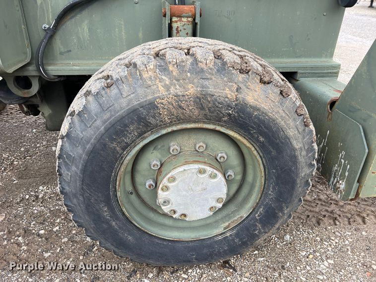 image for item MM9171 1984 Lorain LRT-100  crane