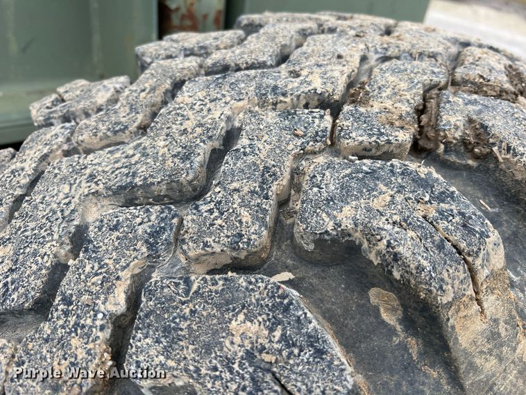 image for item MM9171 1984 Lorain LRT-100  crane