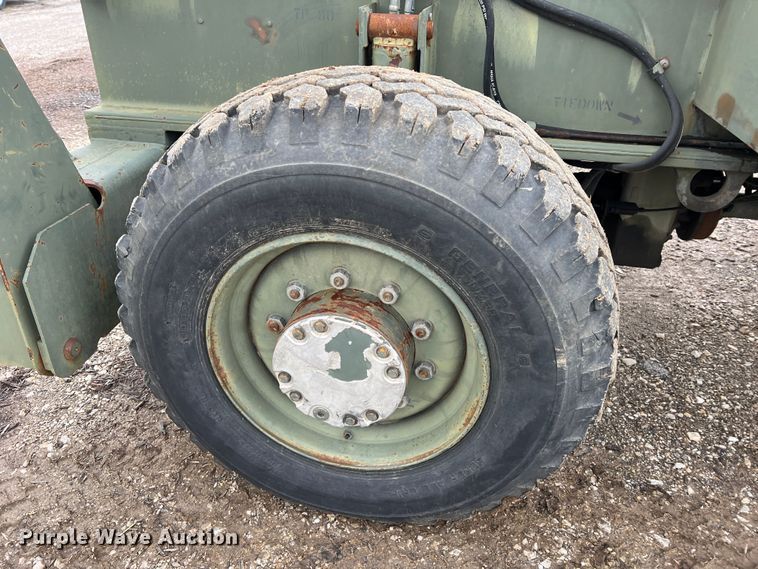 image for item MM9171 1984 Lorain LRT-100  crane