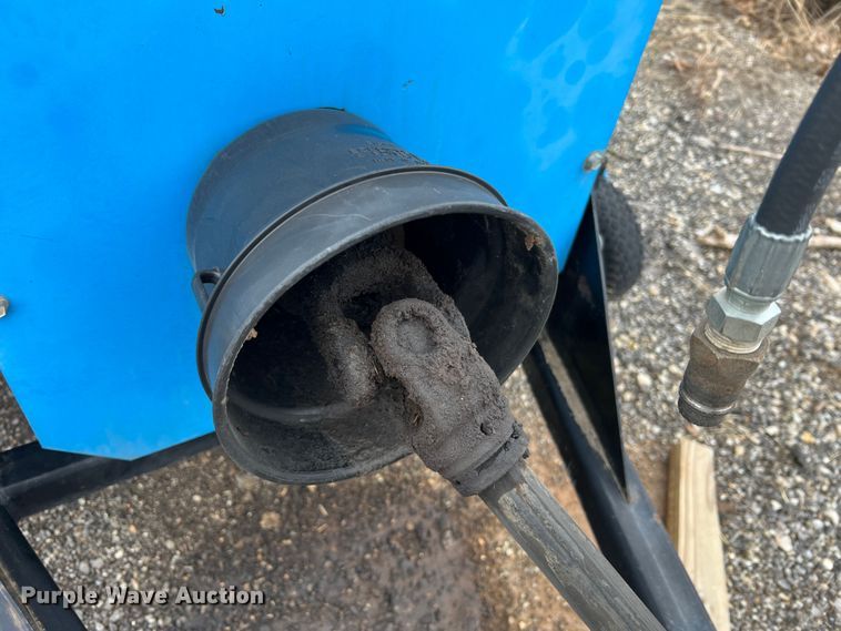 image for item MM9172 Goossen TV-2  three point vacuum