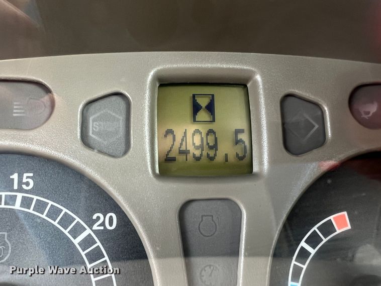 image for item MM9203 2012 Case Maxxum 125  MFWD tractor