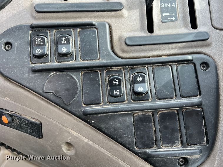 image for item MM9203 2012 Case Maxxum 125  MFWD tractor