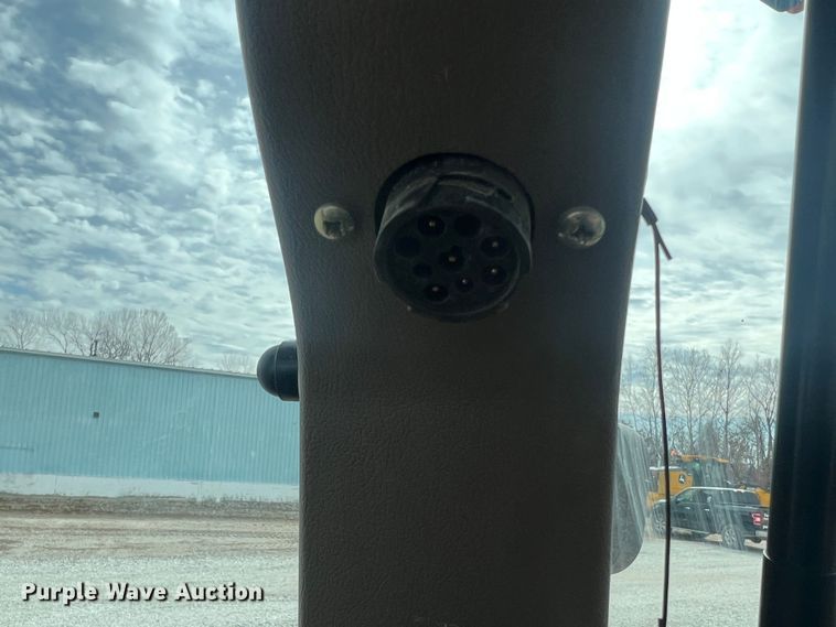 image for item MM9203 2012 Case Maxxum 125  MFWD tractor