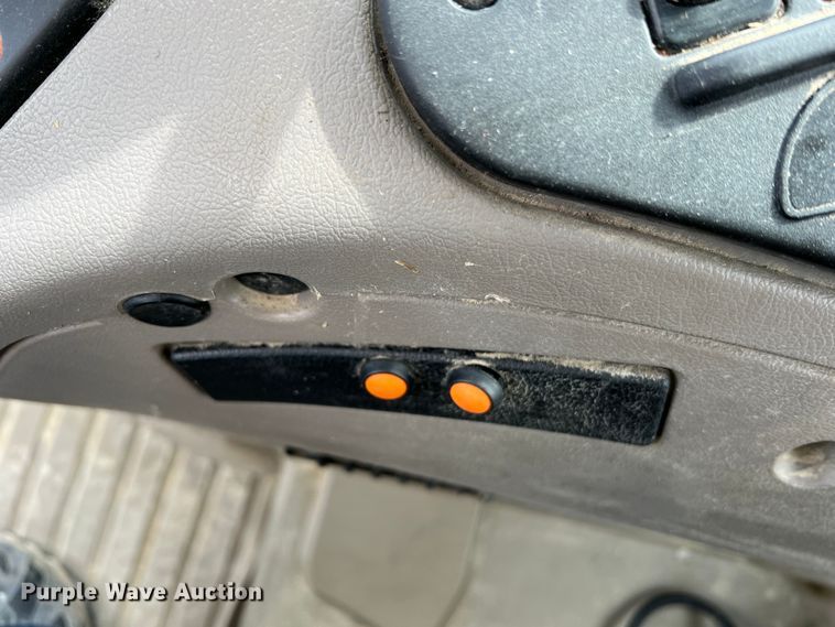 image for item MM9203 2012 Case Maxxum 125  MFWD tractor