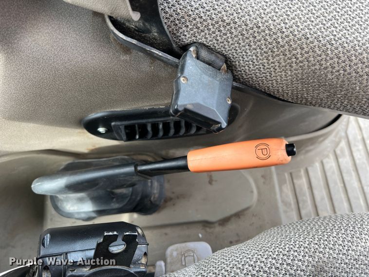 image for item MM9203 2012 Case Maxxum 125  MFWD tractor