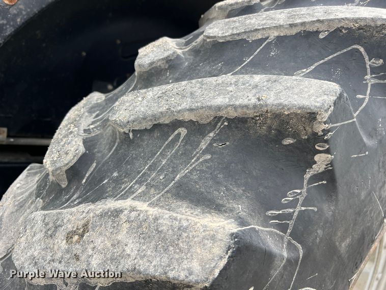 image for item MM9203 2012 Case Maxxum 125  MFWD tractor