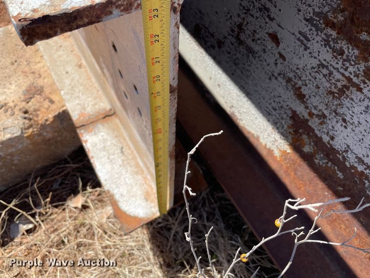 image for item MM9336 (7) steel I-beams