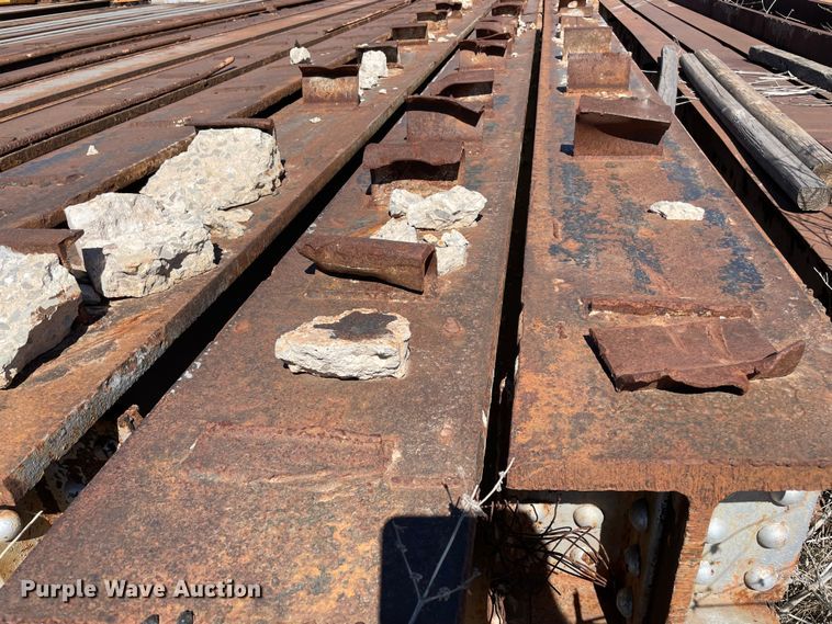 image for item MM9337 (3) steel I-beams