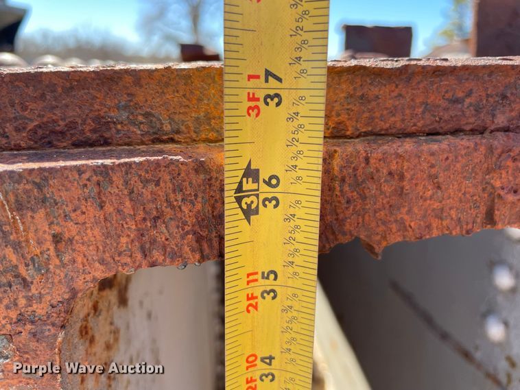 image for item MM9337 (3) steel I-beams