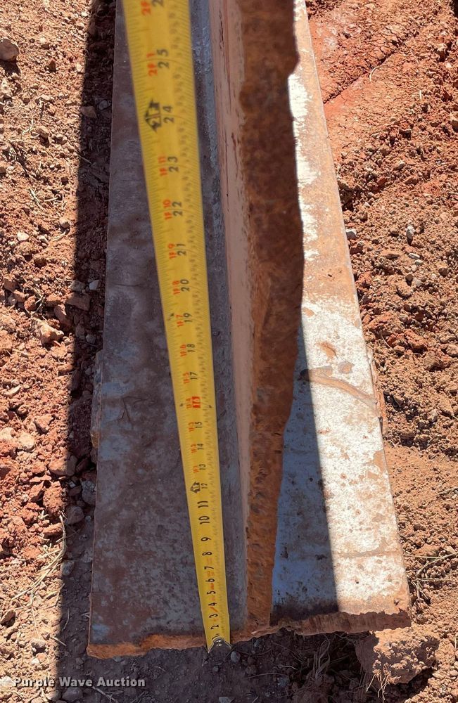 image for item MM9342 (4) steel I-beams