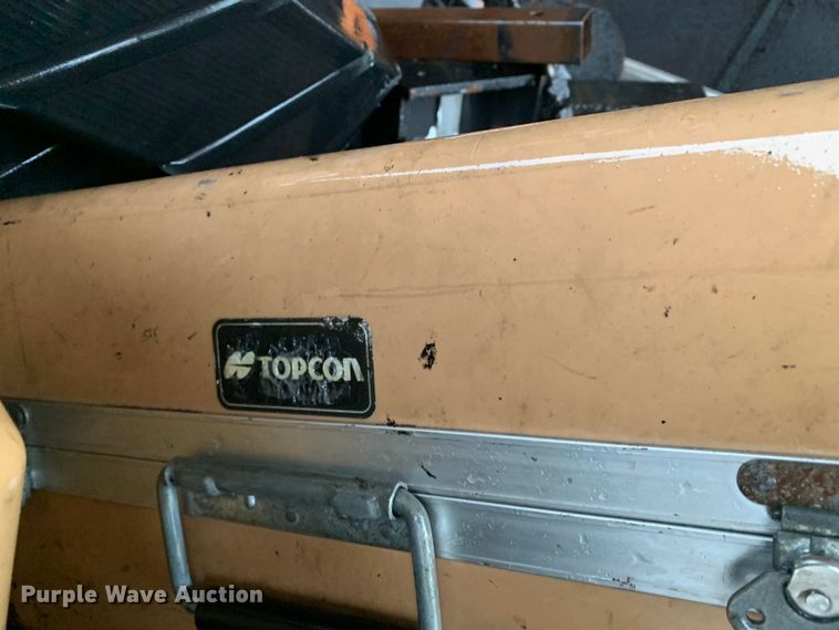 image for item MM9716 2011 Dynapac F1000T  paver