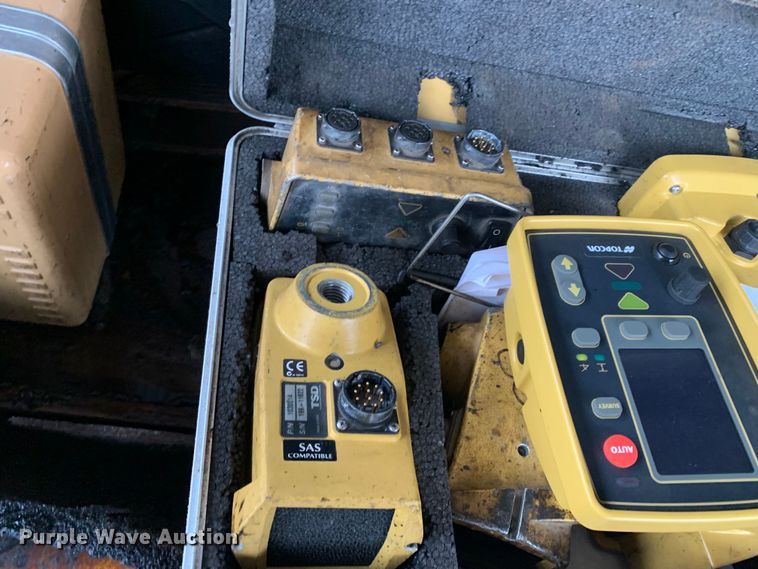 image for item MM9716 2011 Dynapac F1000T  paver