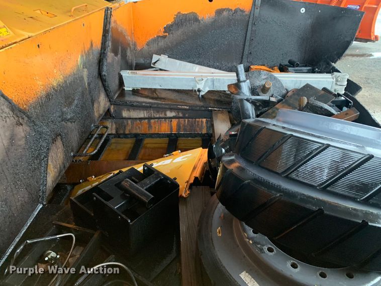 image for item MM9716 2011 Dynapac F1000T  paver