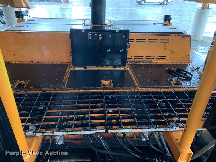 image for item MM9716 2011 Dynapac F1000T  paver