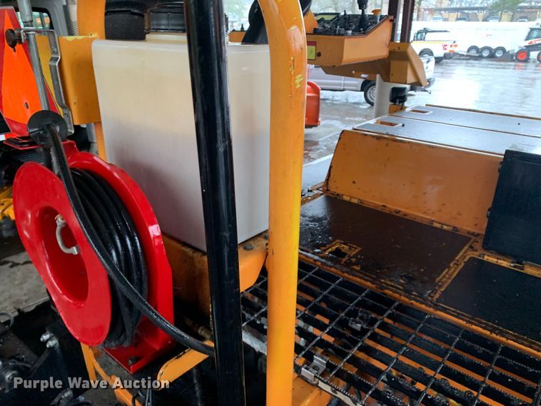 image for item MM9716 2011 Dynapac F1000T  paver