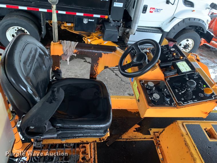 image for item MM9716 2011 Dynapac F1000T  paver