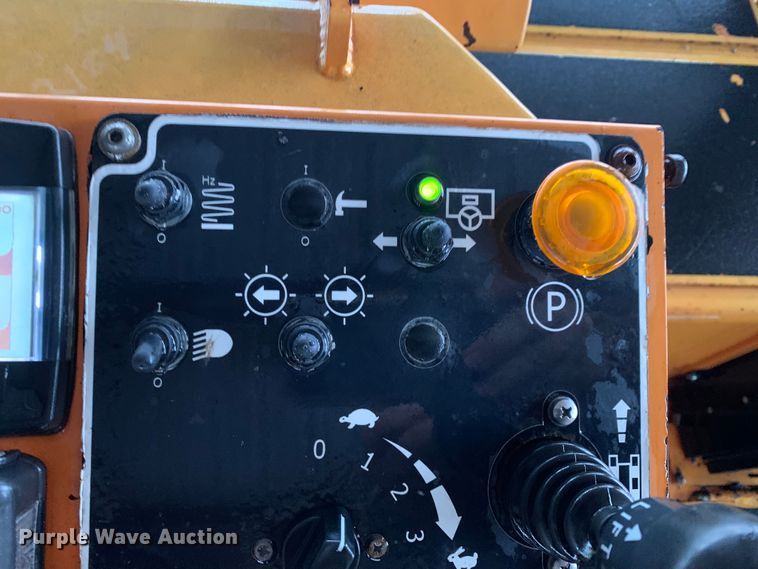 image for item MM9716 2011 Dynapac F1000T  paver