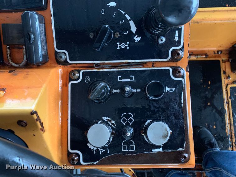 image for item MM9716 2011 Dynapac F1000T  paver