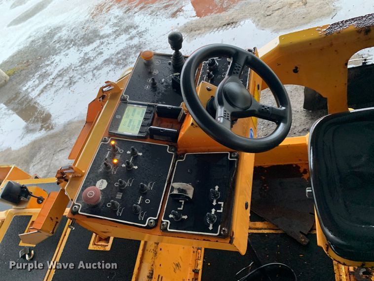 image for item MM9716 2011 Dynapac F1000T  paver