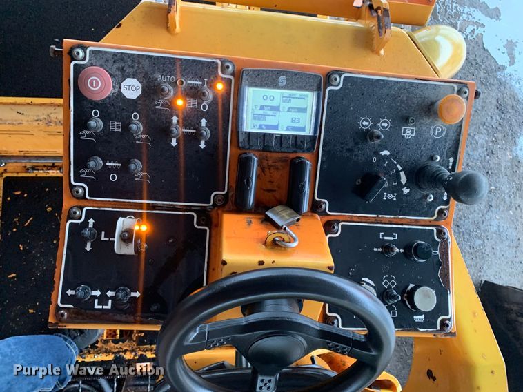 image for item MM9716 2011 Dynapac F1000T  paver