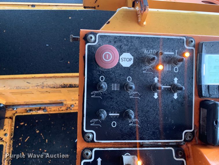 image for item MM9716 2011 Dynapac F1000T  paver