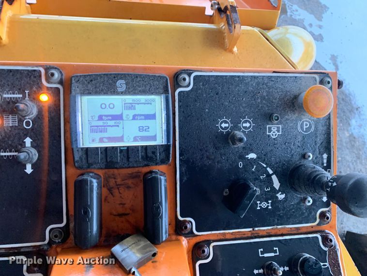 image for item MM9716 2011 Dynapac F1000T  paver