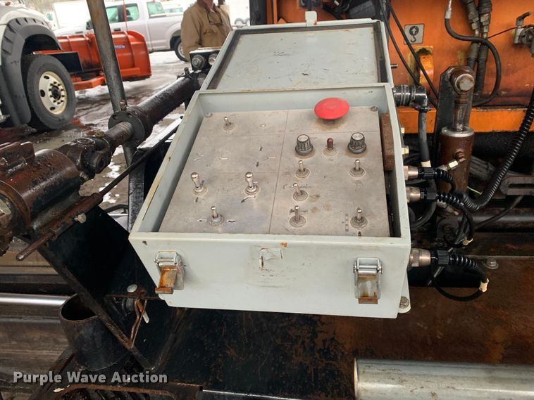 image for item MM9716 2011 Dynapac F1000T  paver