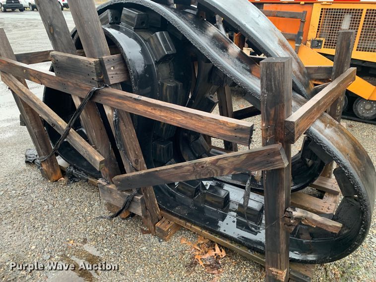 image for item MM9716 2011 Dynapac F1000T  paver