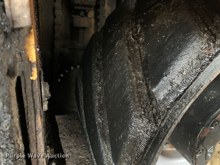 image for item MM9716 2011 Dynapac F1000T  paver