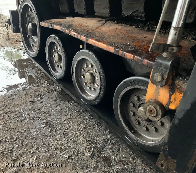 image for item MM9716 2011 Dynapac F1000T  paver