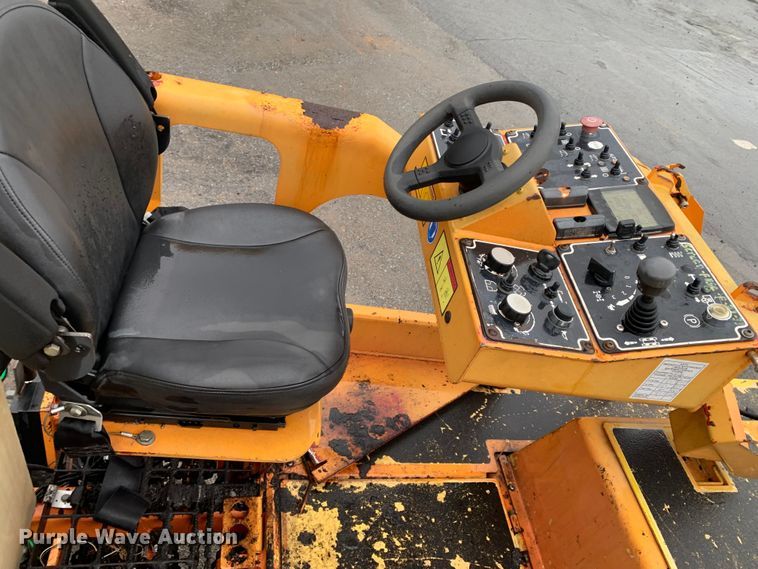 image for item MM9717 Dynapac F1000T  paver