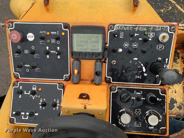 image for item MM9717 Dynapac F1000T  paver