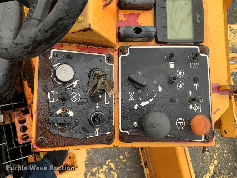 image for item MM9718 Dynapac F1000T  paver